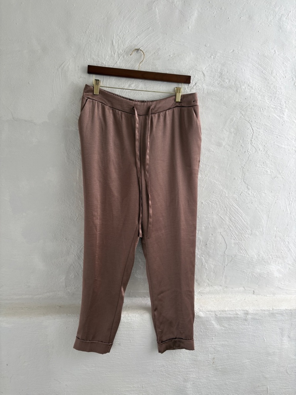 New York company size medium satin like lounge pants